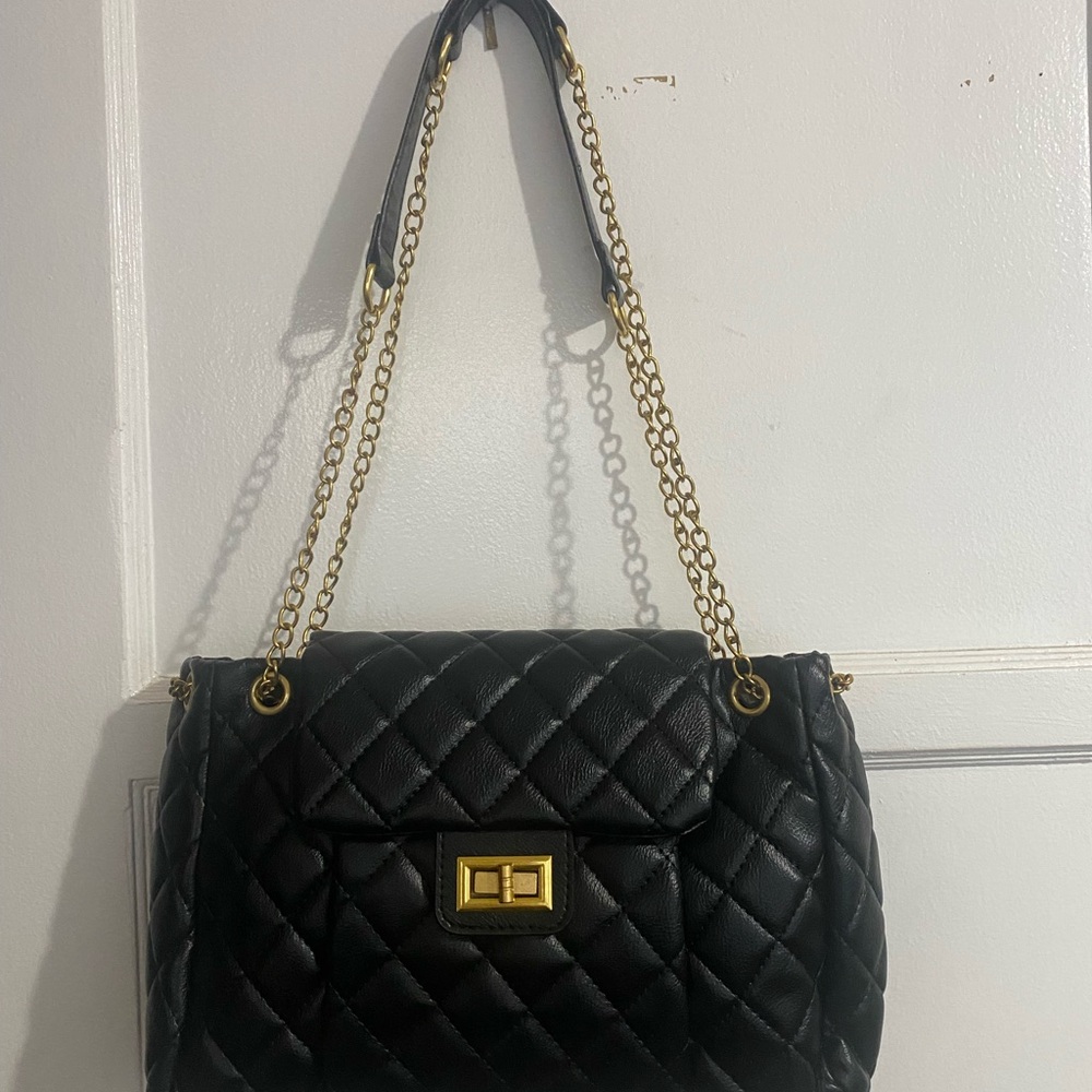 Elegant Black Quilted Chain Shoulder Bag